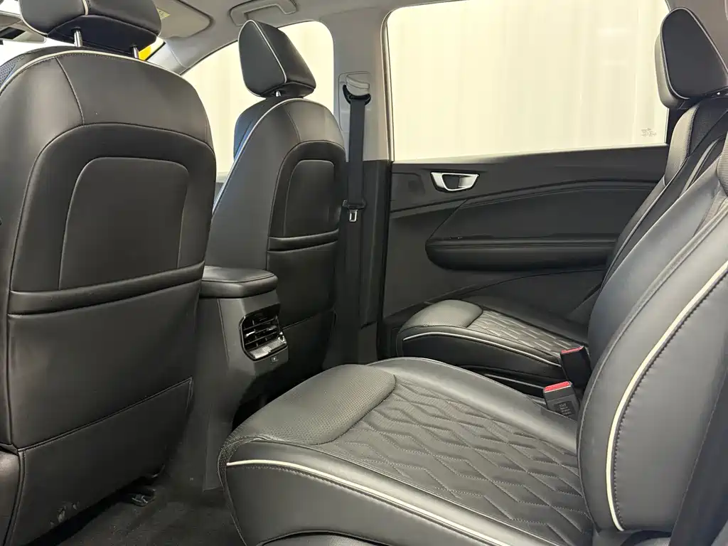 Wuling Jiachen — миниатюра 11