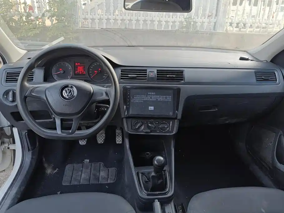 Volkswagen Santana — миниатюра 12