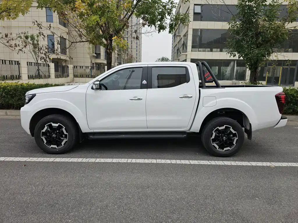 Nissan Navara — миниатюра 7