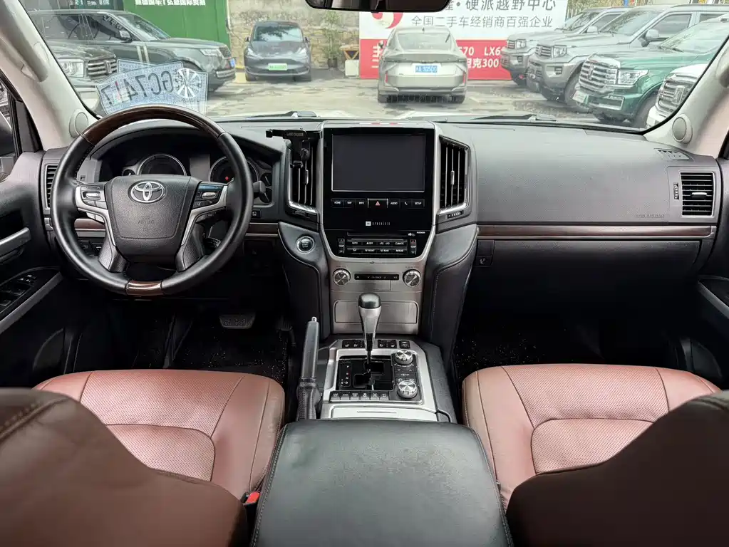 Toyota Land Cruiser — миниатюра 9