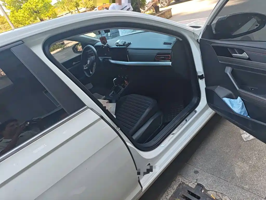 Volkswagen Lavida — миниатюра 18