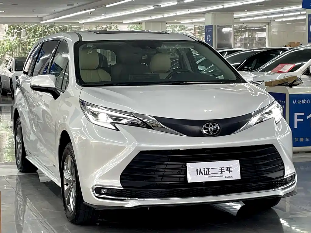 TOYOTA SIENNA