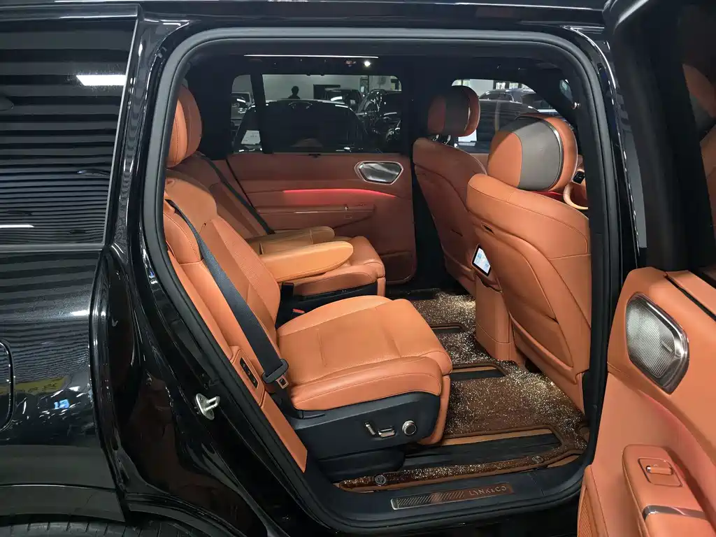 Lynk & Co 900 — миниатюра 10