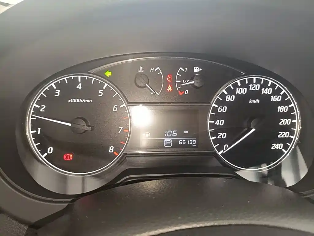 Nissan Tiida — миниатюра 12
