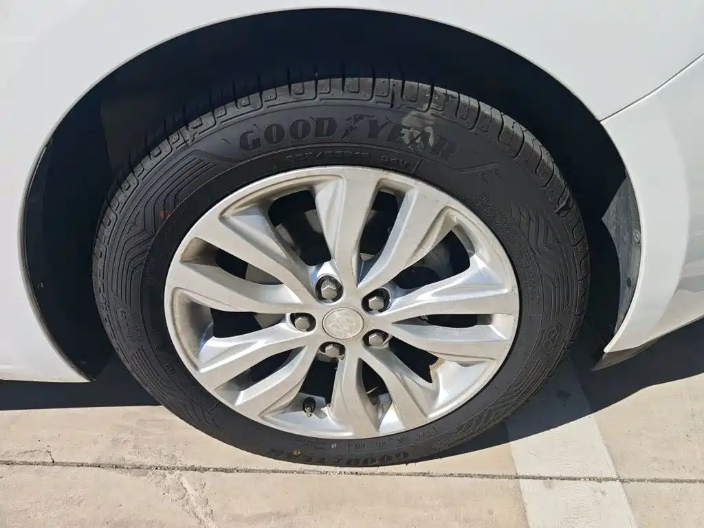 Buick Excelle — миниатюра 8