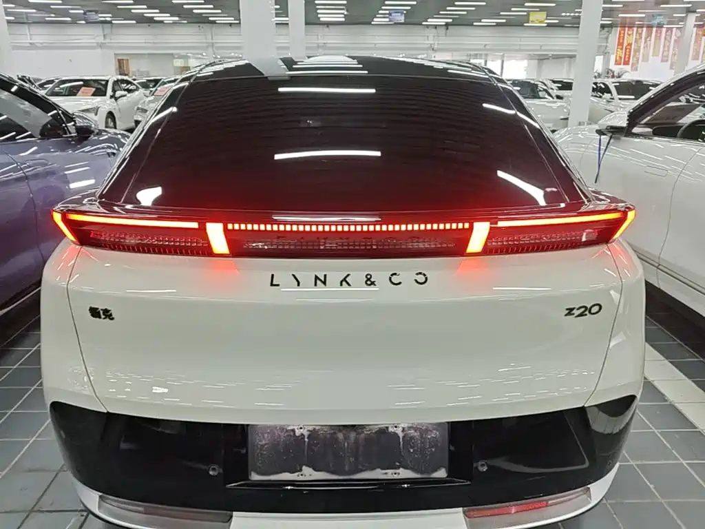 Lynk & Co 20 — миниатюра 6