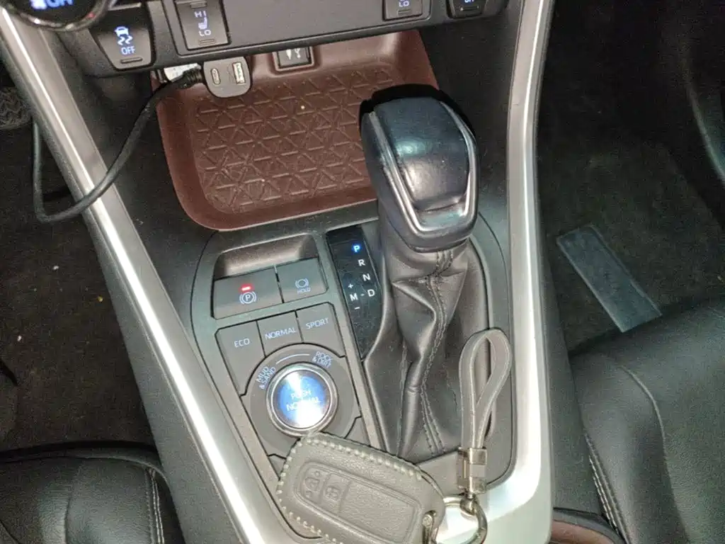Toyota RAV4 — миниатюра 14