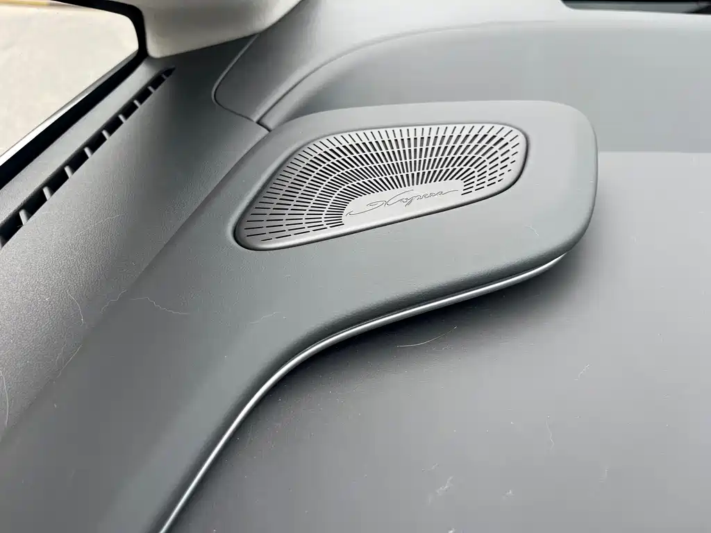XPeng X9 — миниатюра 27
