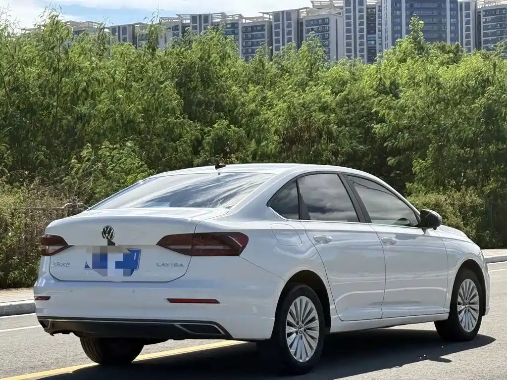 Volkswagen Lavida — миниатюра 9
