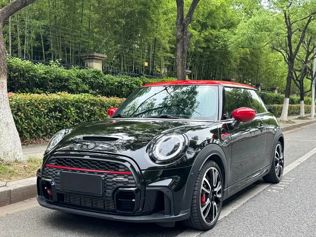 Купить MINI Mini JCW
