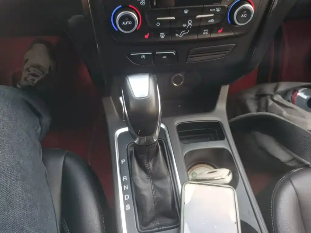 Ford Kuga — миниатюра 14