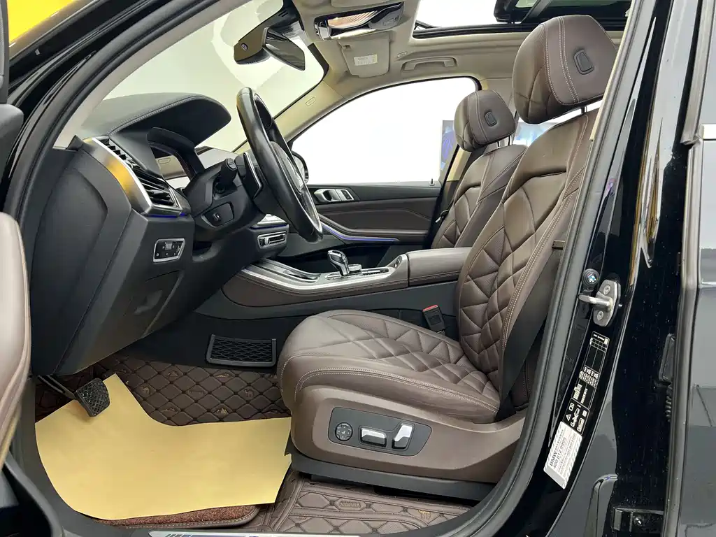 BMW X5 2022 xDrive 30Li Premium M Sport