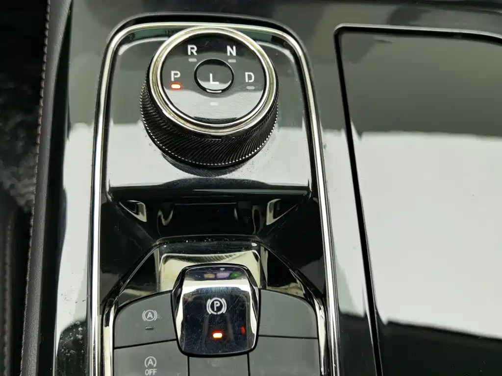 Ford Equator Sport — миниатюра 13