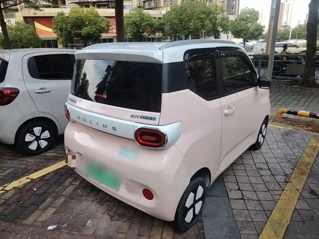 Wuling MINIEV — миниатюра 7