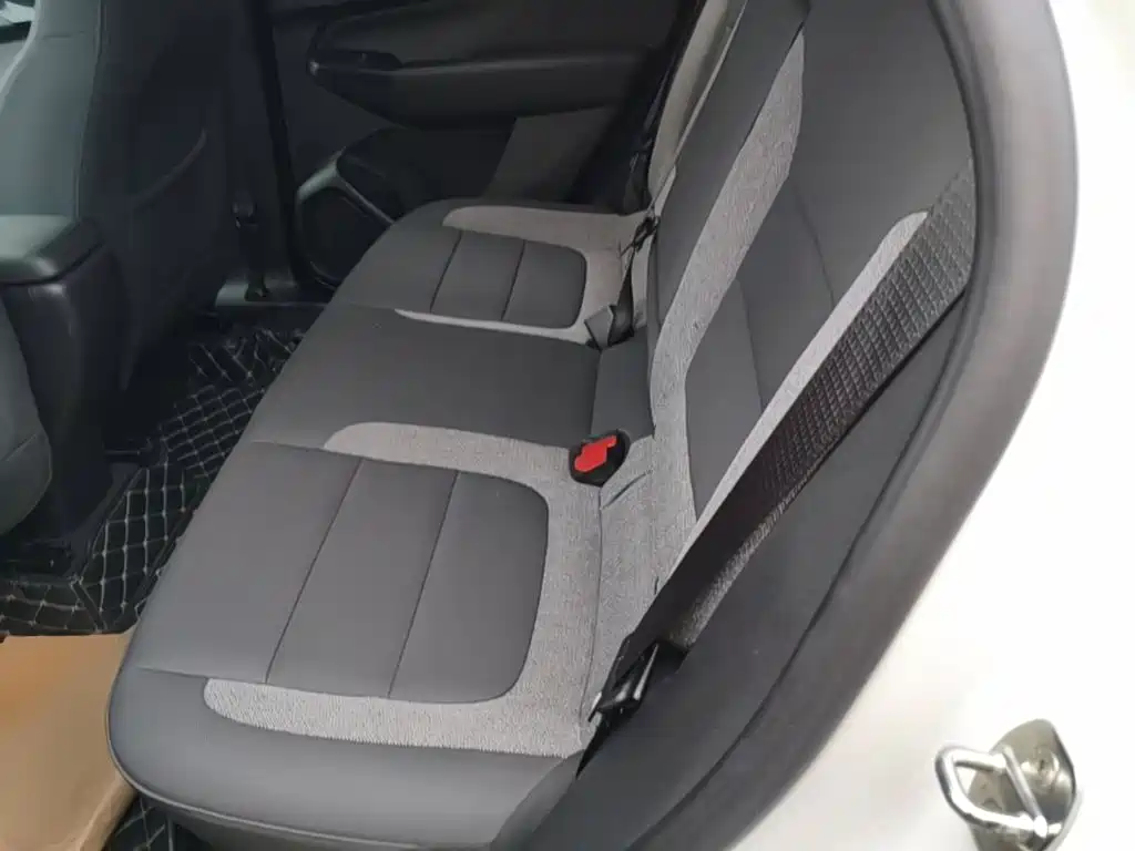 Chevrolet Tracker — миниатюра 17