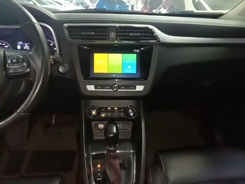 MG ZS — миниатюра 13