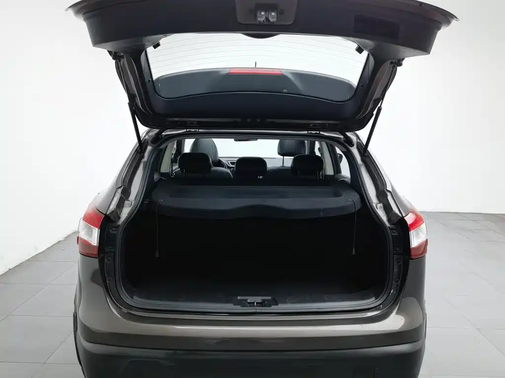Nissan Qashqai — миниатюра 16