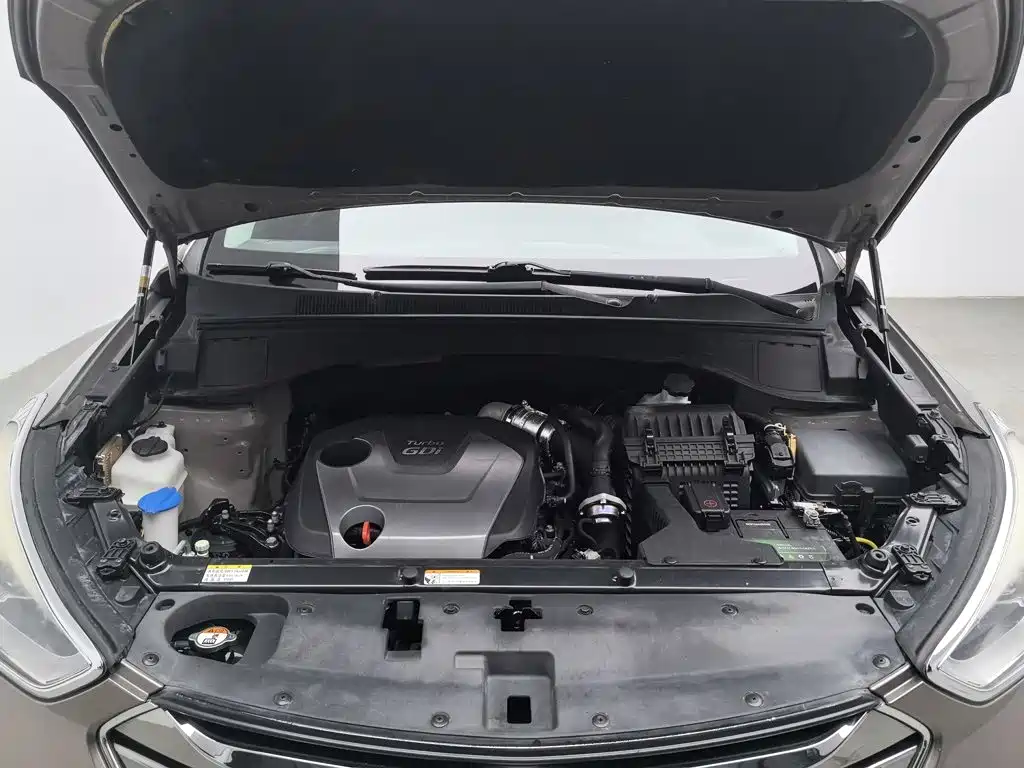 Hyundai Santa Fe — миниатюра 6