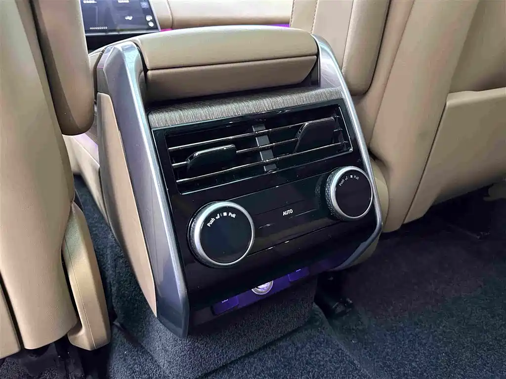 Land Rover Range Rover — миниатюра 21