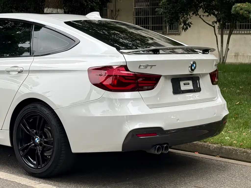 BMW 3 Series GT 3 GT 2019 320i M Sport