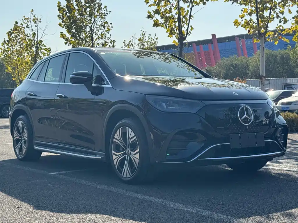 Mercedes-Benz EQE SUV — миниатюра 3