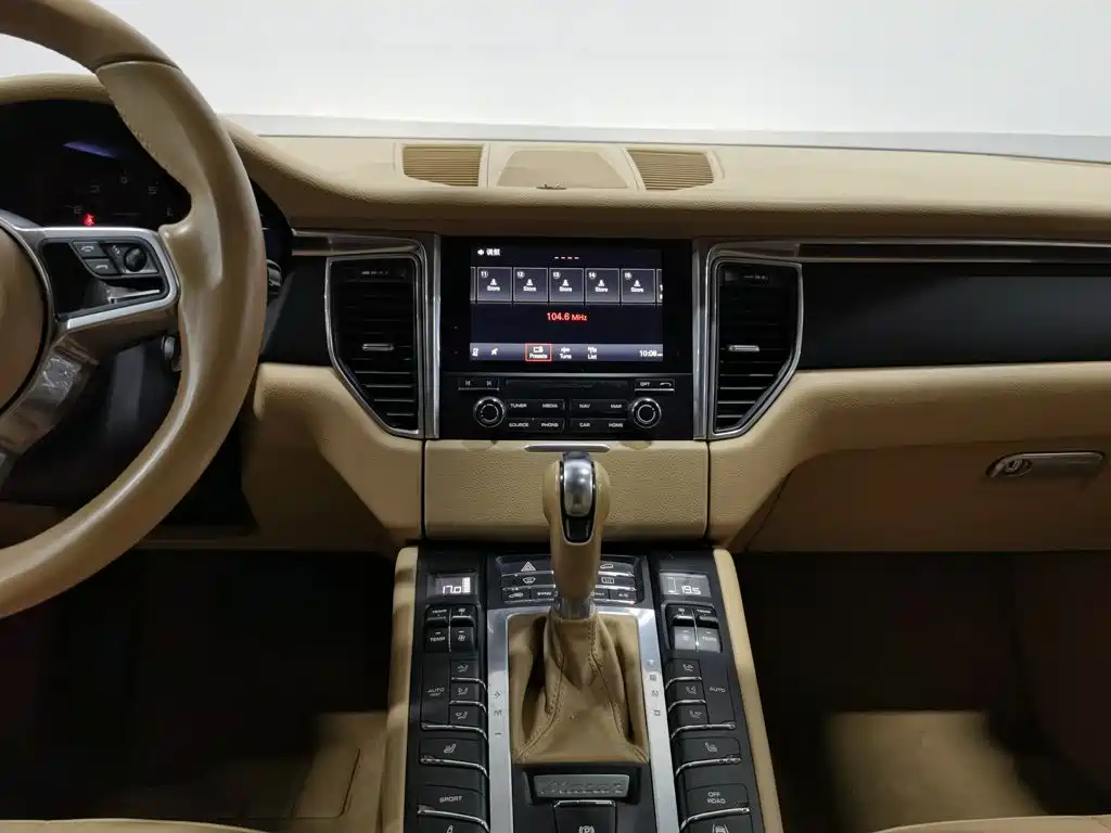 Porsche Macan — миниатюра 12