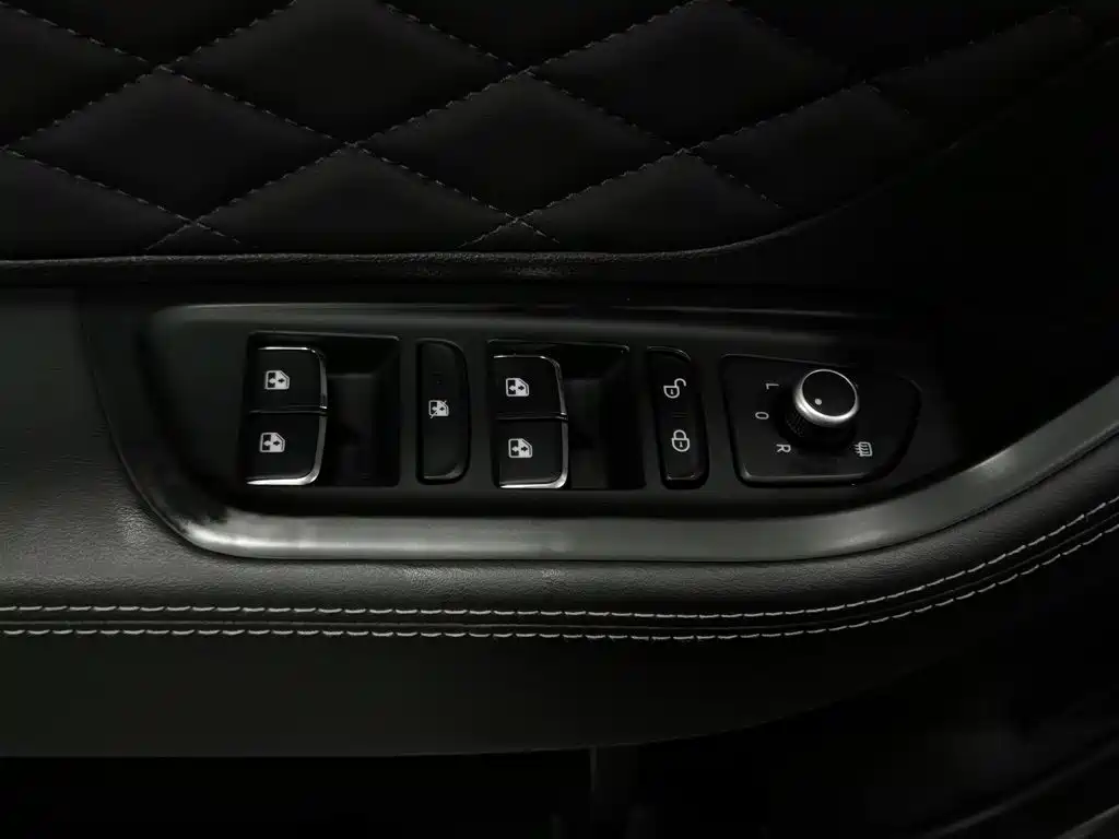 Hongqi Hongqi HS7 — миниатюра 9
