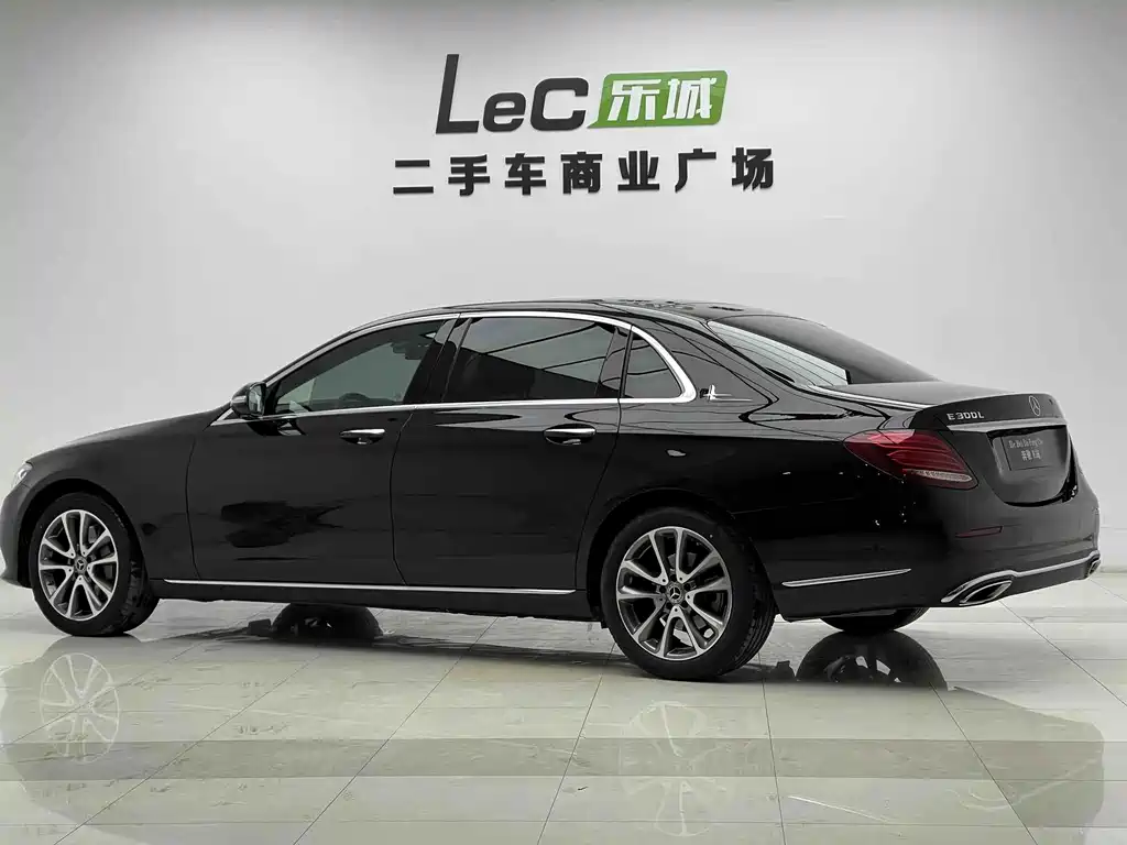 Mercedes-Benz E-Class — миниатюра 14