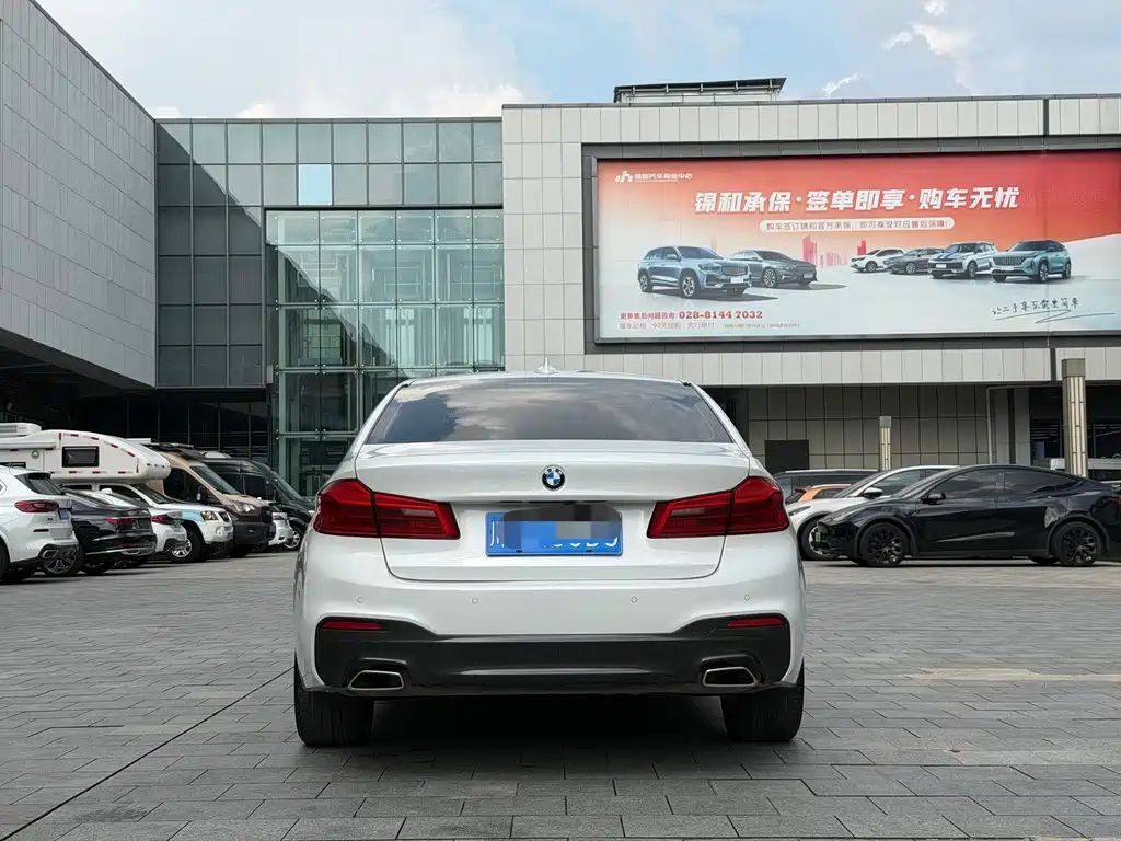 BMW 5 Series — миниатюра 5