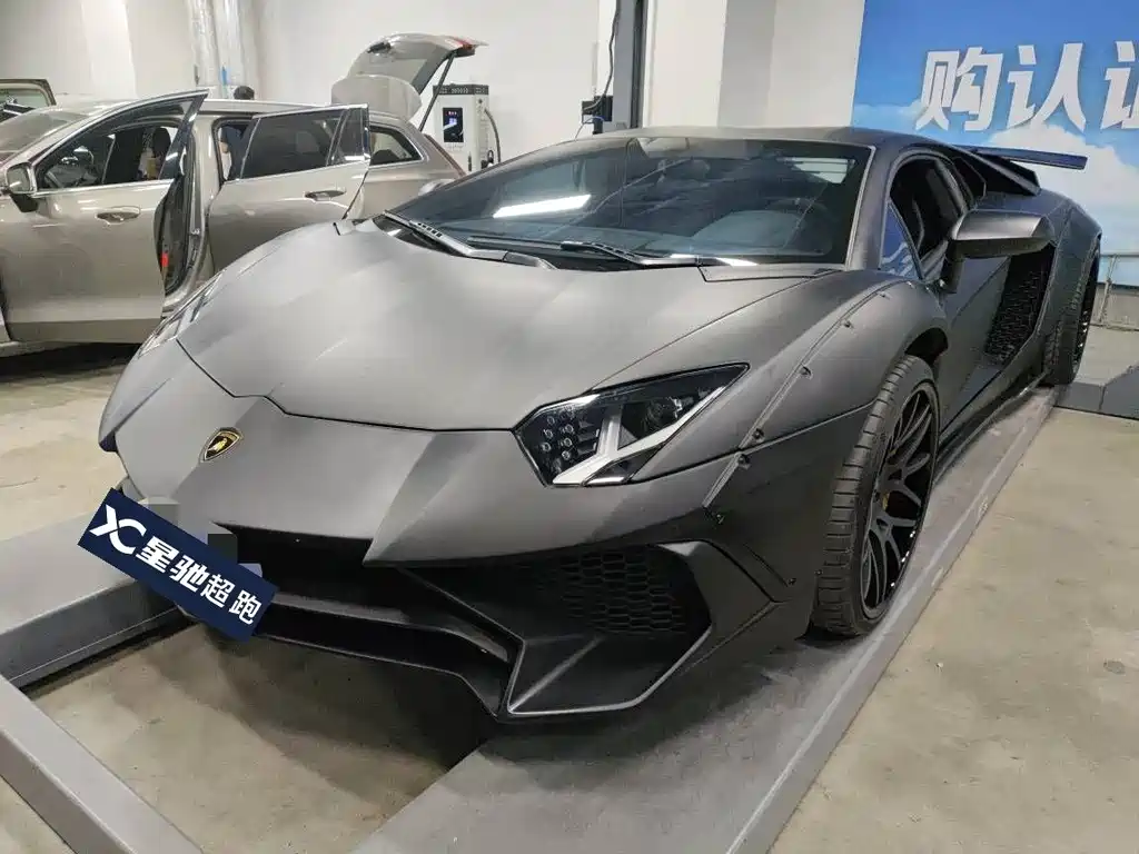 Lamborghini Aventador 2014
