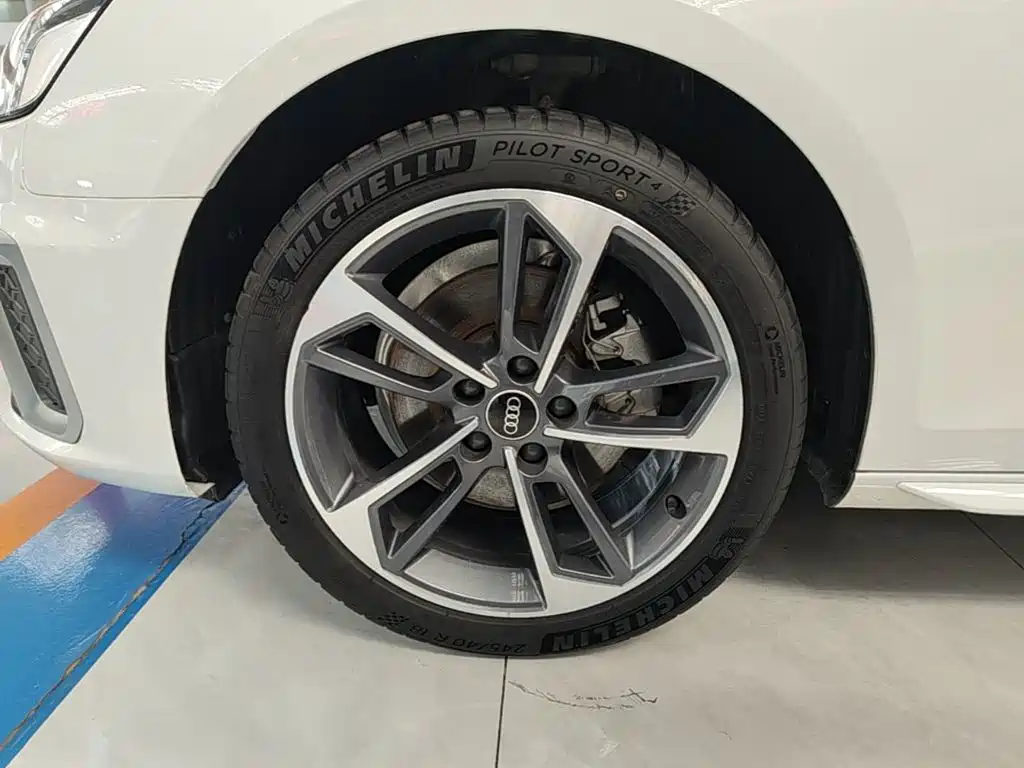 Audi A4L — миниатюра 23