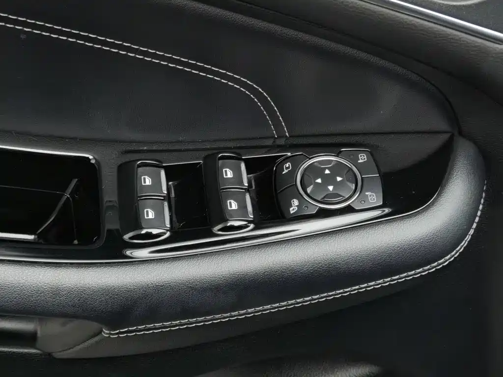 Ford Edge — миниатюра 9
