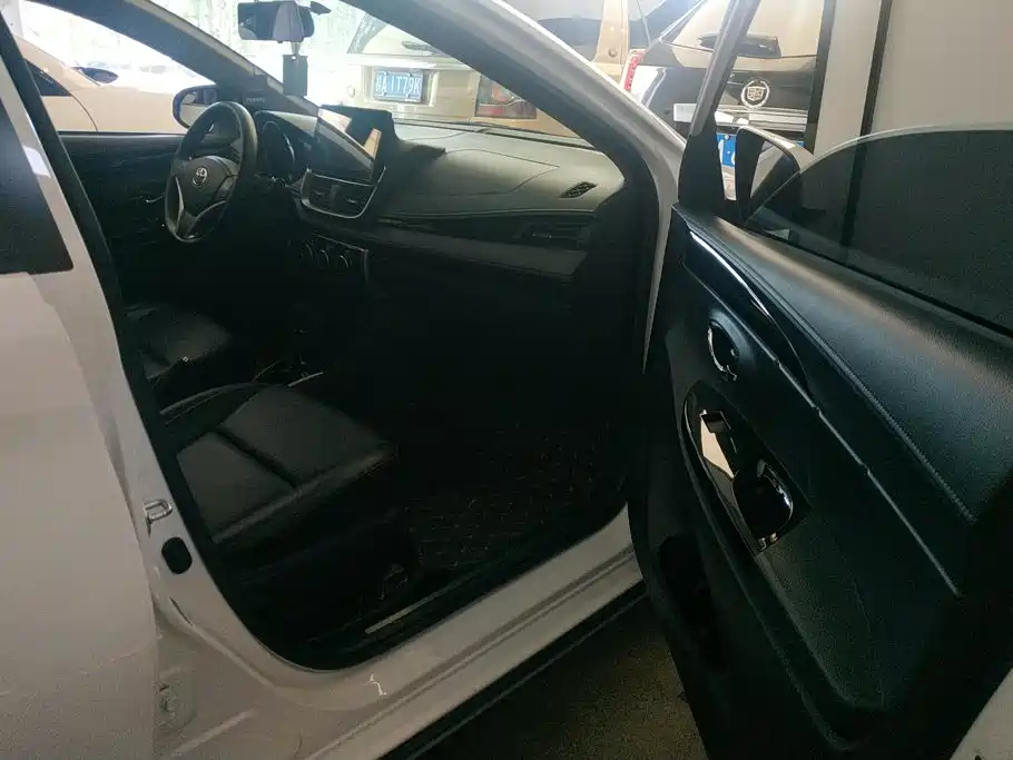 Toyota Yaris L — миниатюра 8