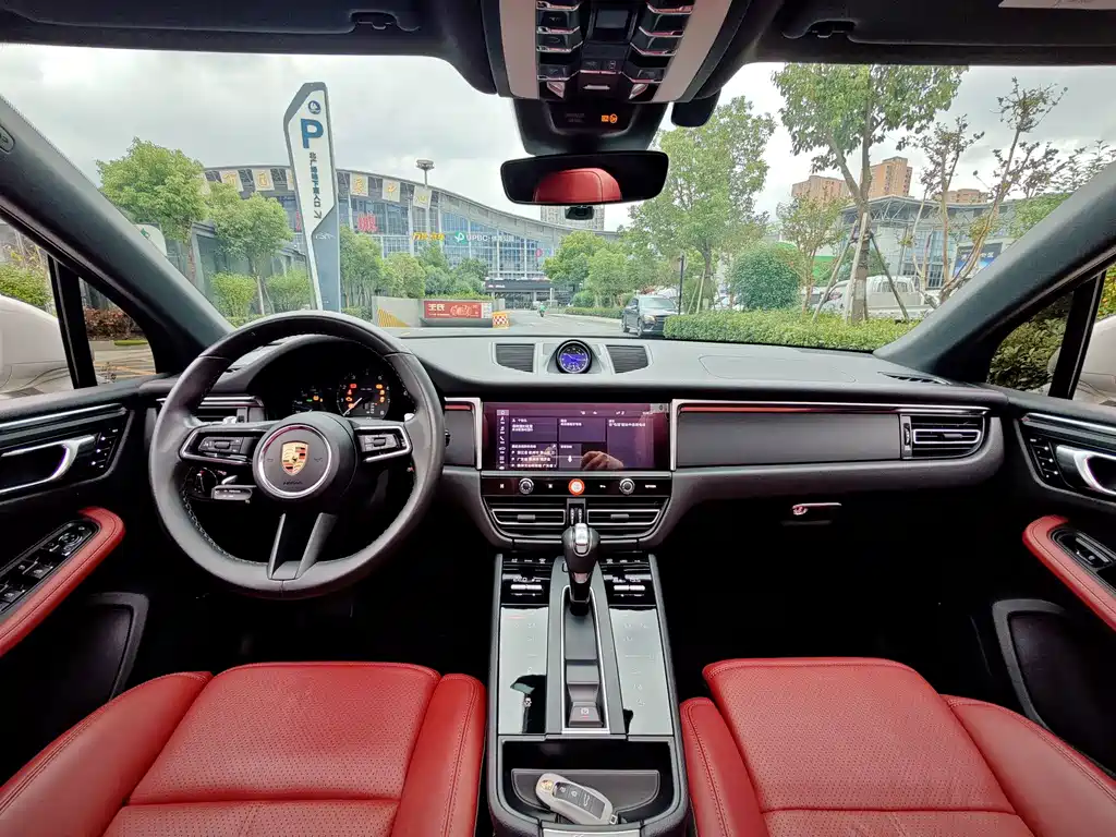 Porsche Macan — миниатюра 8
