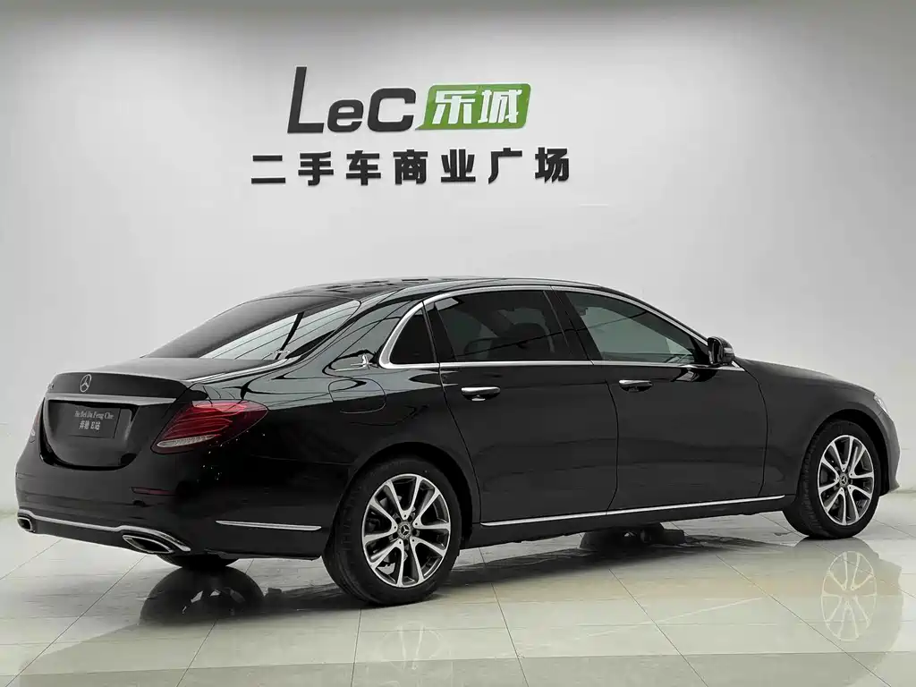 Mercedes-Benz E-Class — миниатюра 15