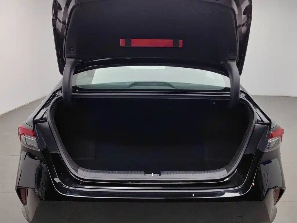 Honda Inspire PHEV — миниатюра 16