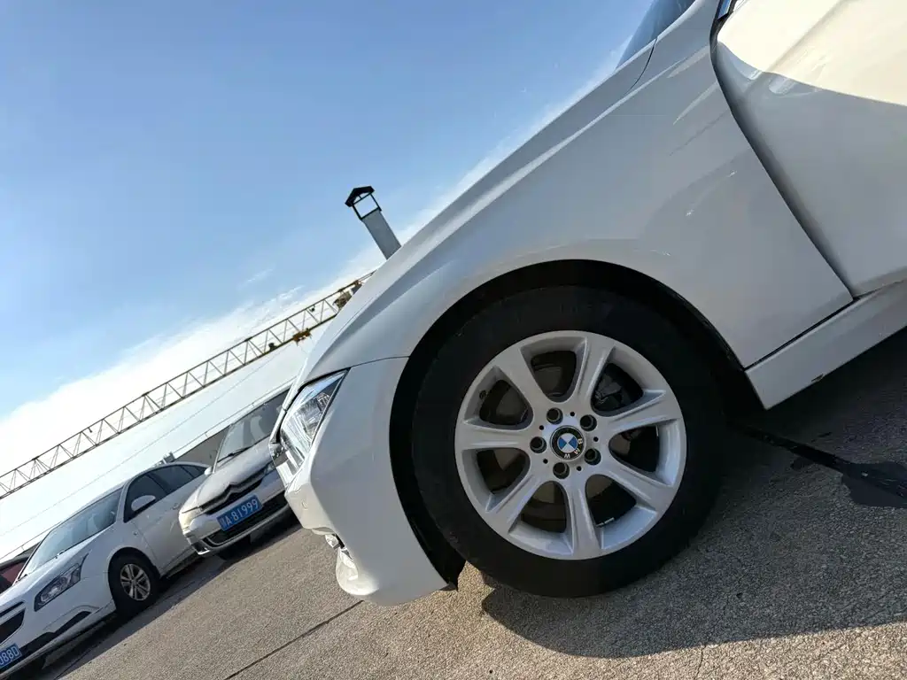 BMW 3 Series — миниатюра 14