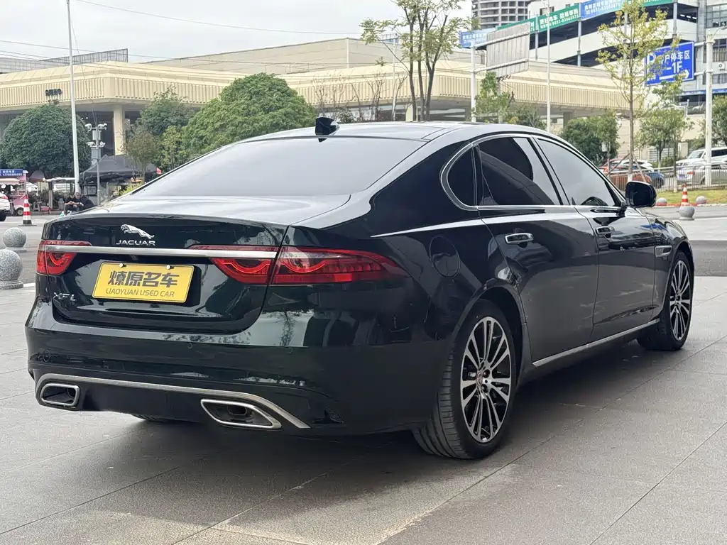 Jaguar XFL — миниатюра 7
