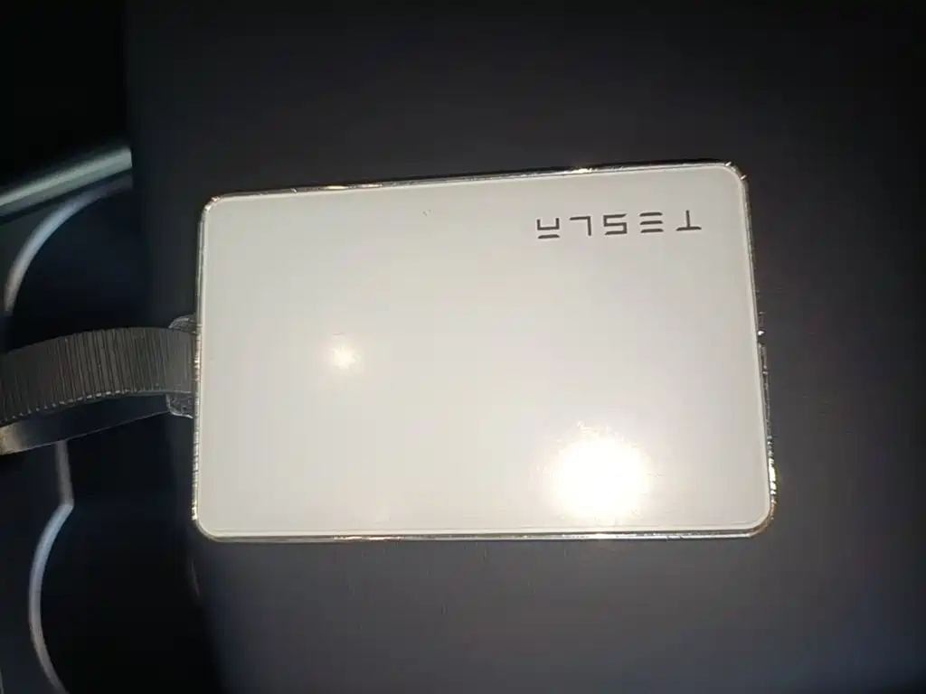 Tesla Model Y — миниатюра 9