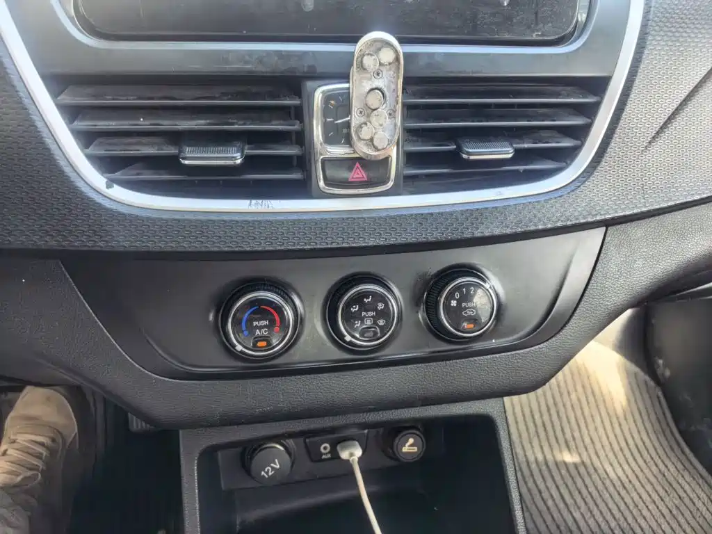 Baojun 730 2019 1.5L MT Fashion 7 мест V