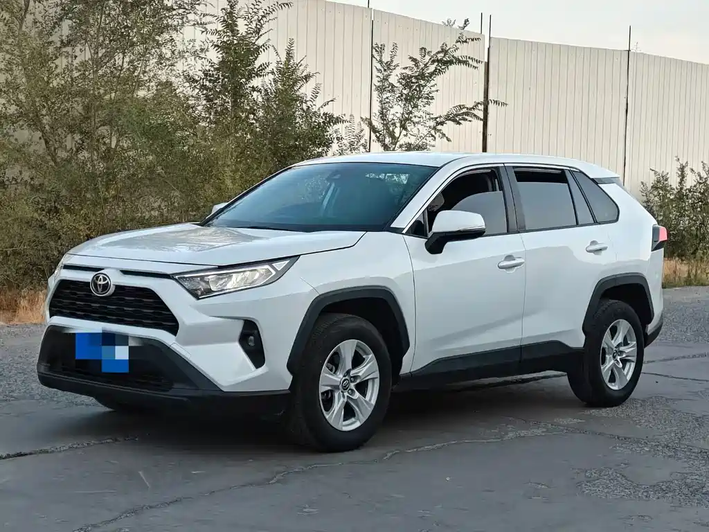 Toyota RAV4 — миниатюра 3