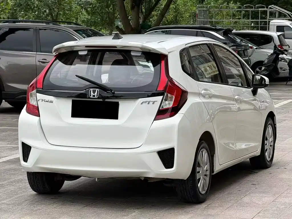 Honda Fit — миниатюра 9