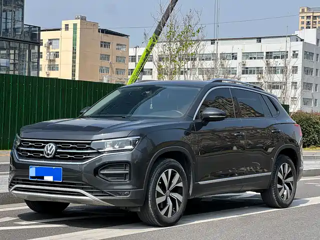 Volkswagen Tharu