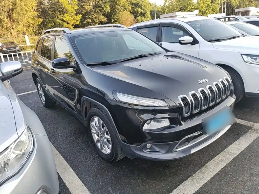 Jeep Cherokee — миниатюра 4