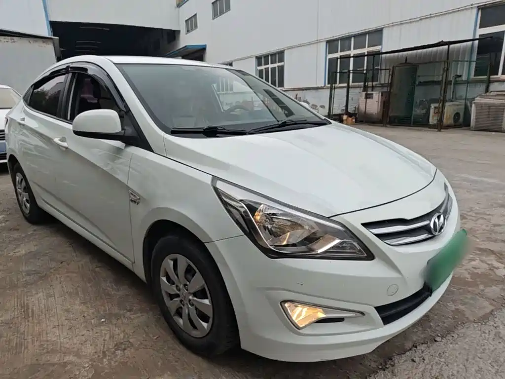 Hyundai Verna — миниатюра 4
