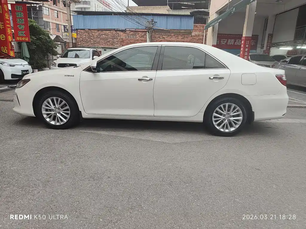 TOYOTA CAMRY