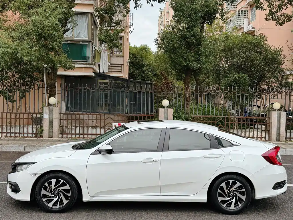 Honda Civic — миниатюра 4