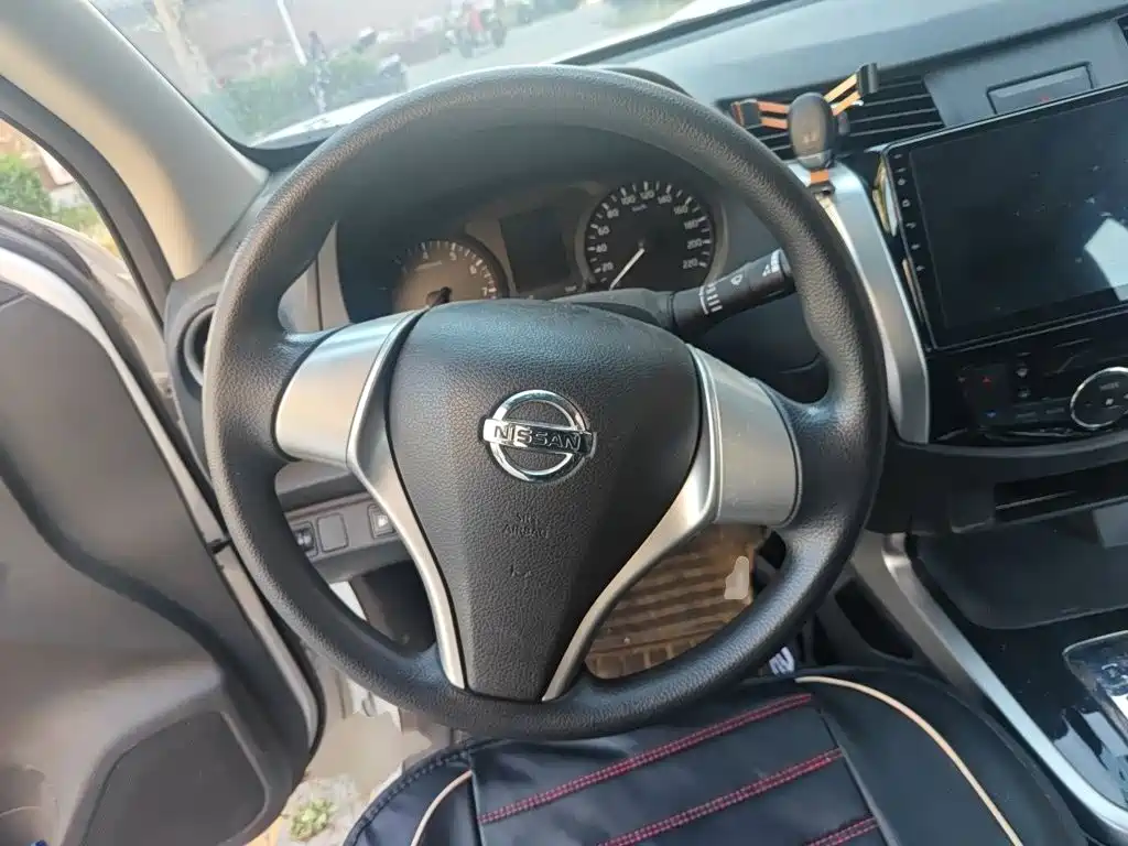 Nissan Navara — миниатюра 3