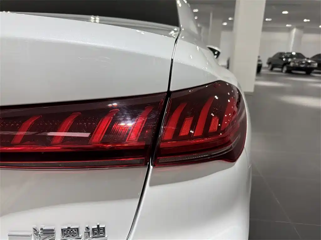 Audi A5L — миниатюра 13