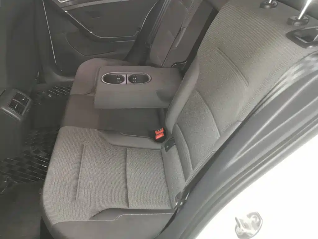 Volkswagen Golf — миниатюра 17